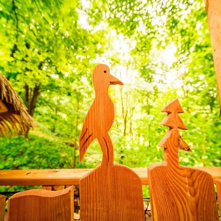 Treehouse Pod Jestedem * Svetla pod Jestedem