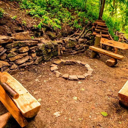 Treehouse Pod Jestedem * Svetla pod Jestedem