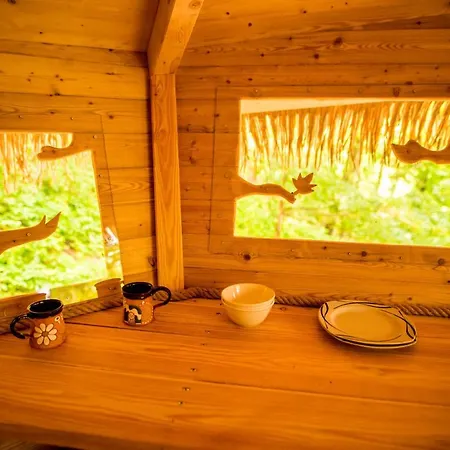 אכסניה Treehouse Pod Jestedem